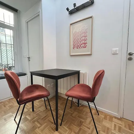 Appartamento Lovely For 4 Parigi